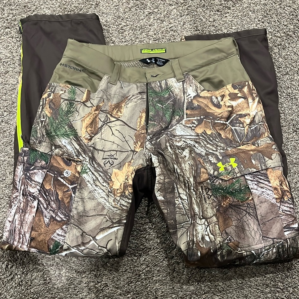 Under Armour Hunting Pants Scent Control with infrared technology